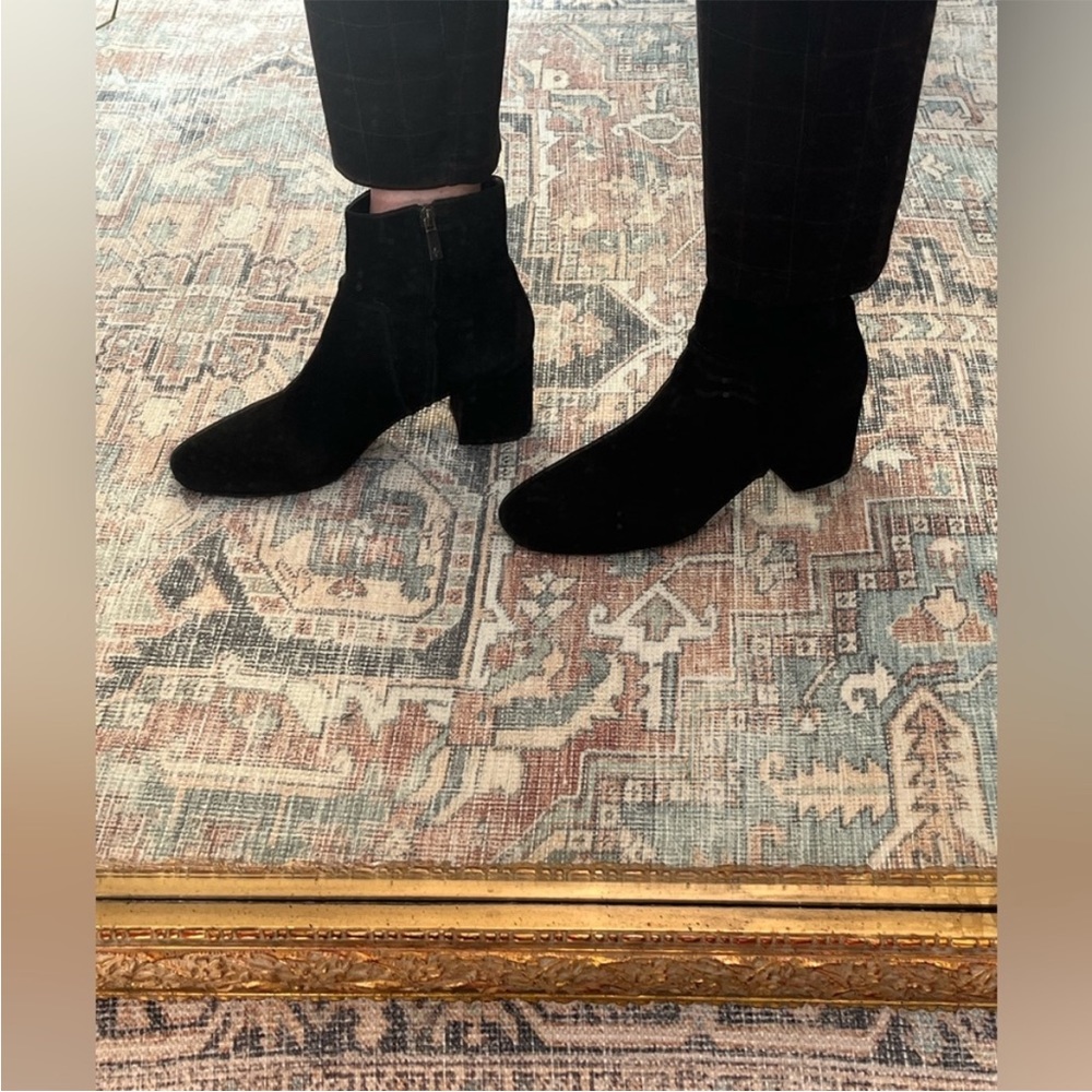 Kenneth Cole Black Heeled Boots